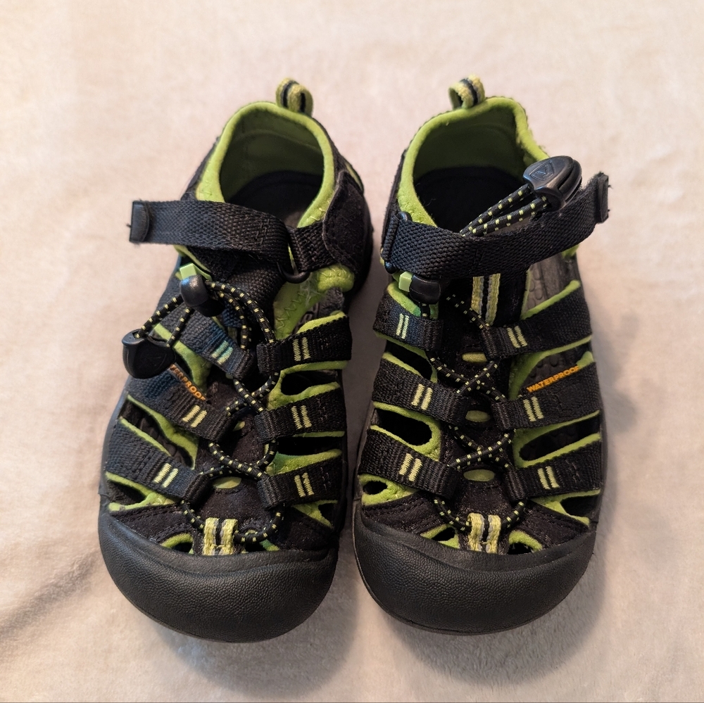 Kids Black and Green Outdoor Shoes